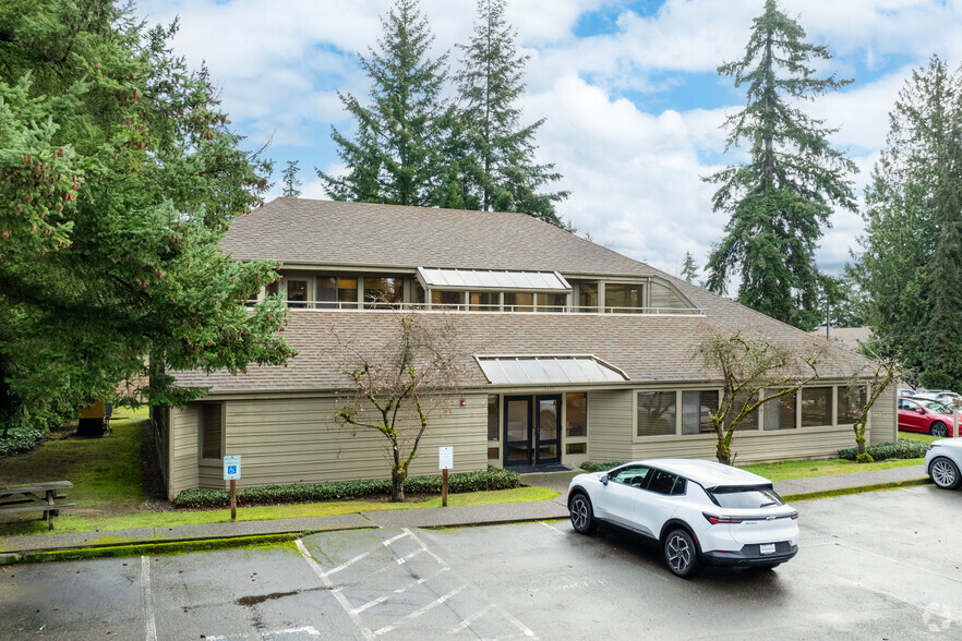 1416 112th Ave NE, Bellevue, WA for rent - Building Photo - Image 3 of 25