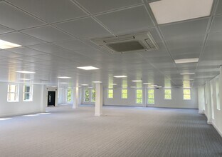 Church St, Rickmansworth to rent Interior Photo- Image 2 of 3