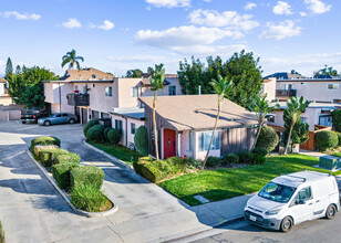 18652 Libra Cir, Huntington Beach, CA for sale Primary Photo- Image 1 of 11