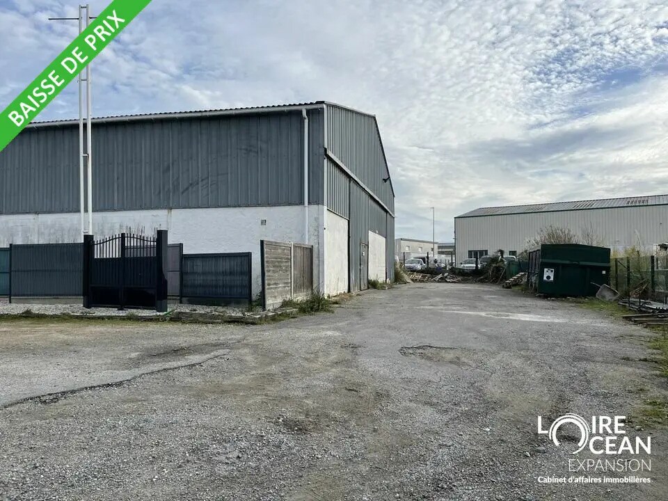 Location Local d'activités 800 m² - Photo 1