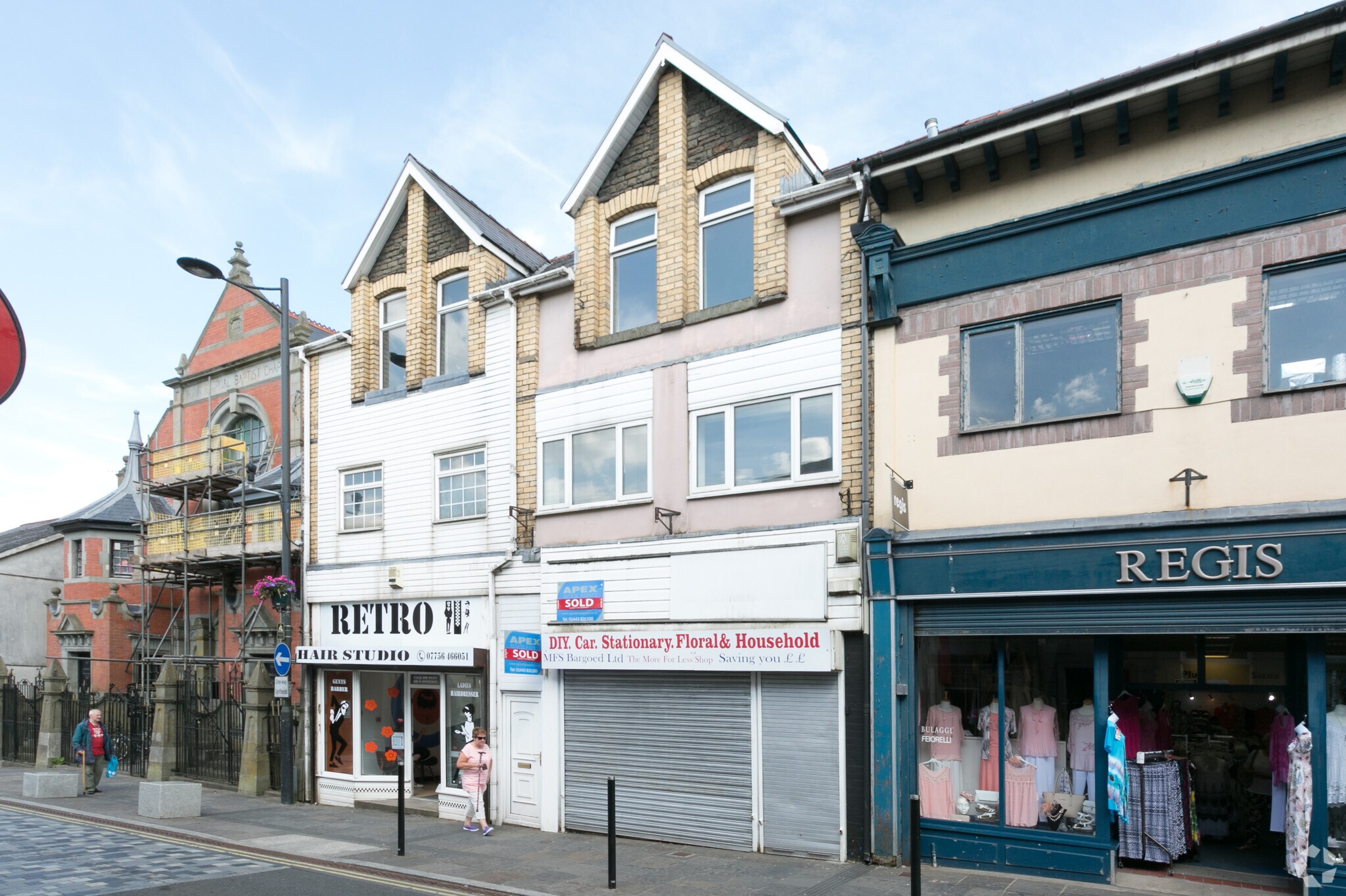 8 Hanbury Rd, Bargoed for sale Primary Photo- Image 1 of 1