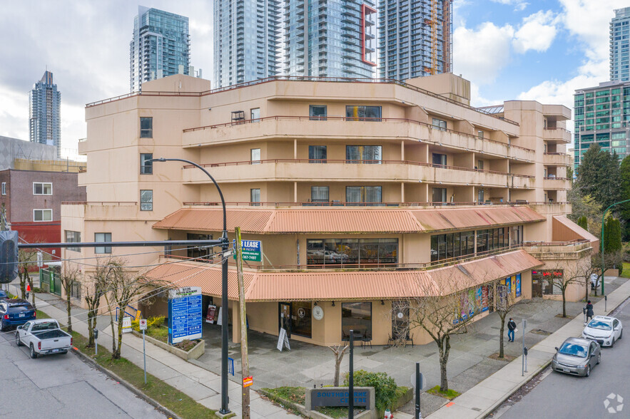 6125 Sussex Ave, Burnaby, BC for rent - Primary Photo - Image 1 of 6