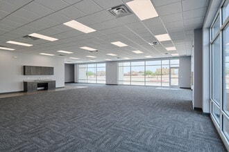 Gateway Blvd W, El Paso, TX to rent Building Photo- Image 2 of 4
