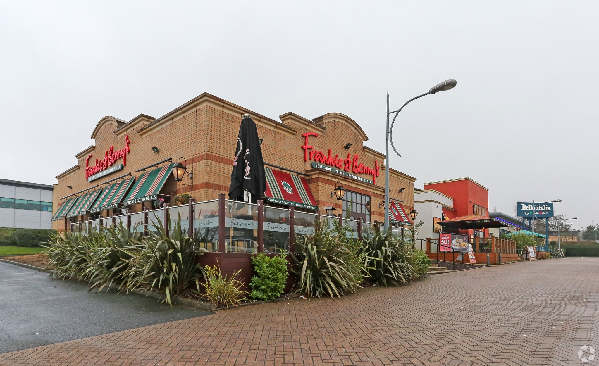 Castlegate Way, Dudley to rent Primary Photo- Image 1 of 4