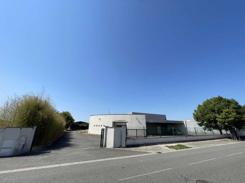 Light Industrial in Fontenilles for sale - Building Photo - Image 2 of 10
