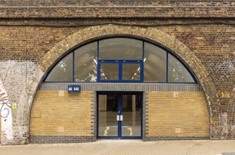 Portslade Rd, London to rent Building Photo- Image 1 of 5