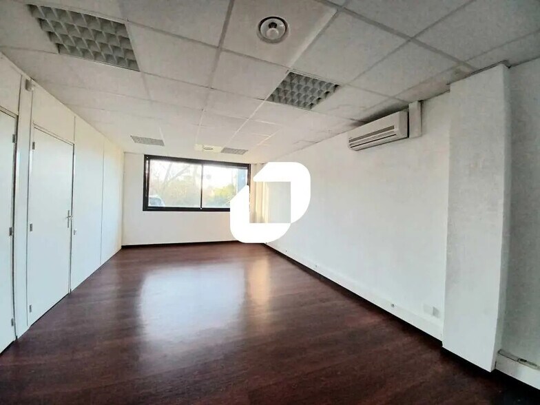 Office in Cenon to rent - Interior Photo - Image 3 of 5