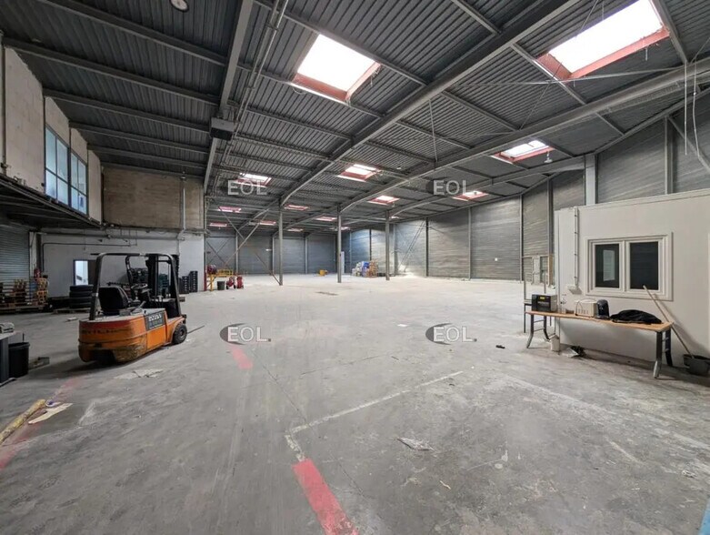 Industrial in Orly to rent - Building Photo - Image 3 of 10