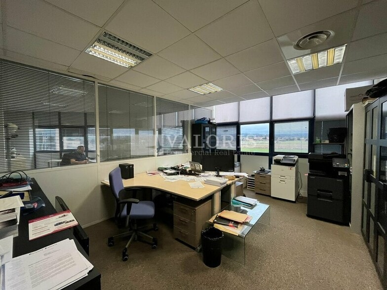 Office in Aix-en-Provence for sale - Interior Photo - Image 3 of 13