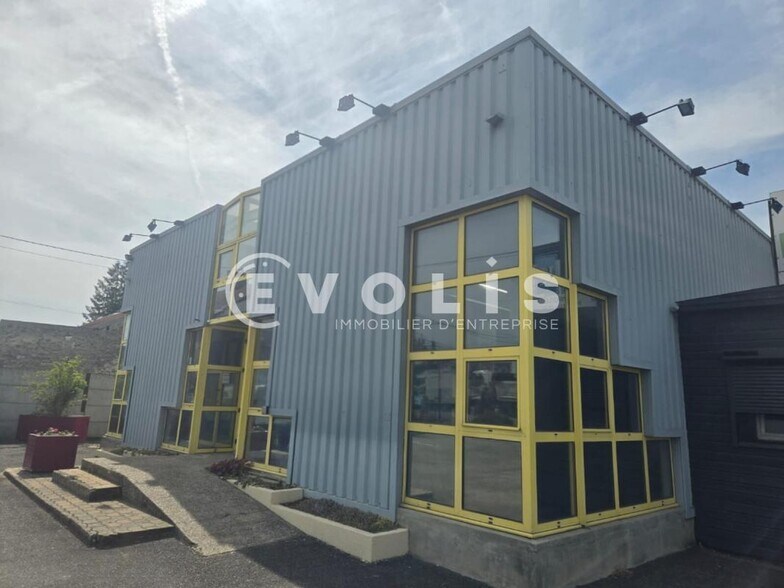 Retail in Boissy Sous Saint Yon to rent - Building Photo - Image 1 of 2