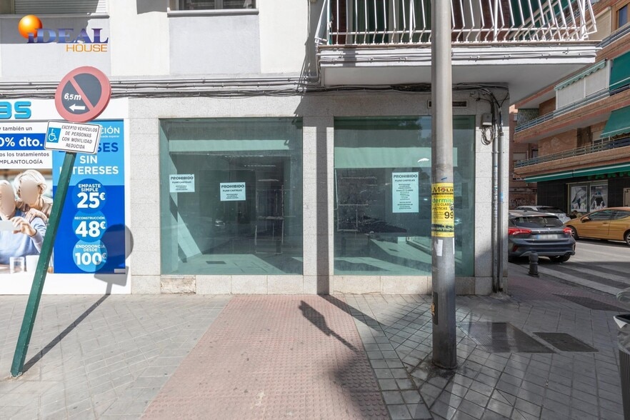 Retail in Granada for sale - Building Photo - Image 2 of 25