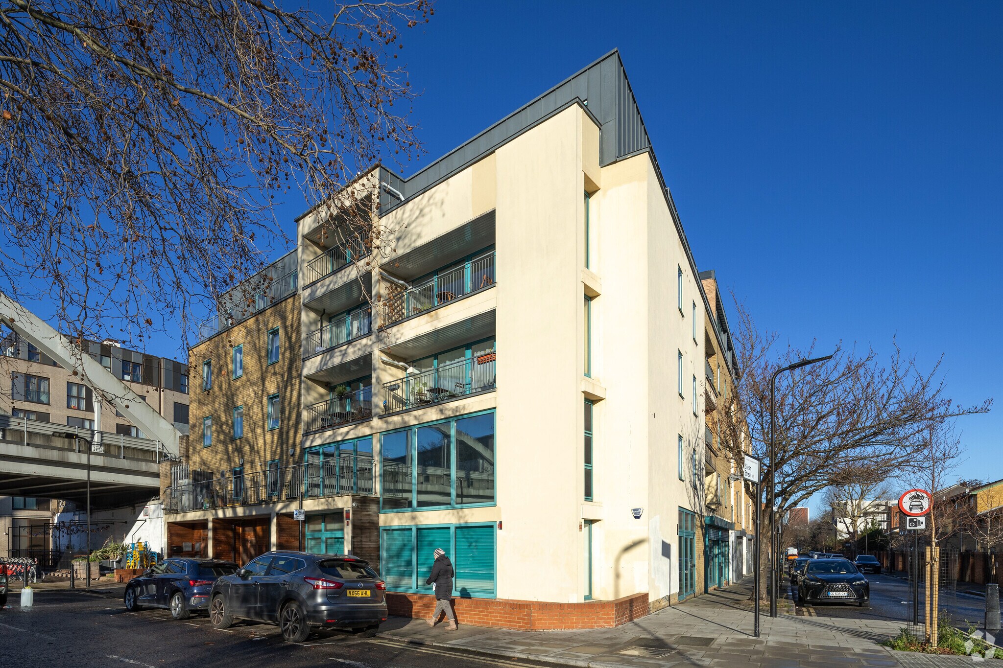 3-5 Dunston Rd, London to rent Primary Photo- Image 1 of 4