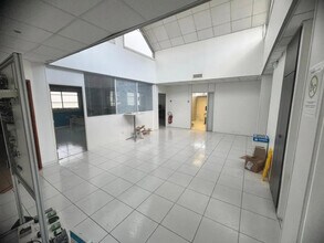 10-12 Rue Marcel Paul, Bezons for sale Interior Photo- Image 2 of 7