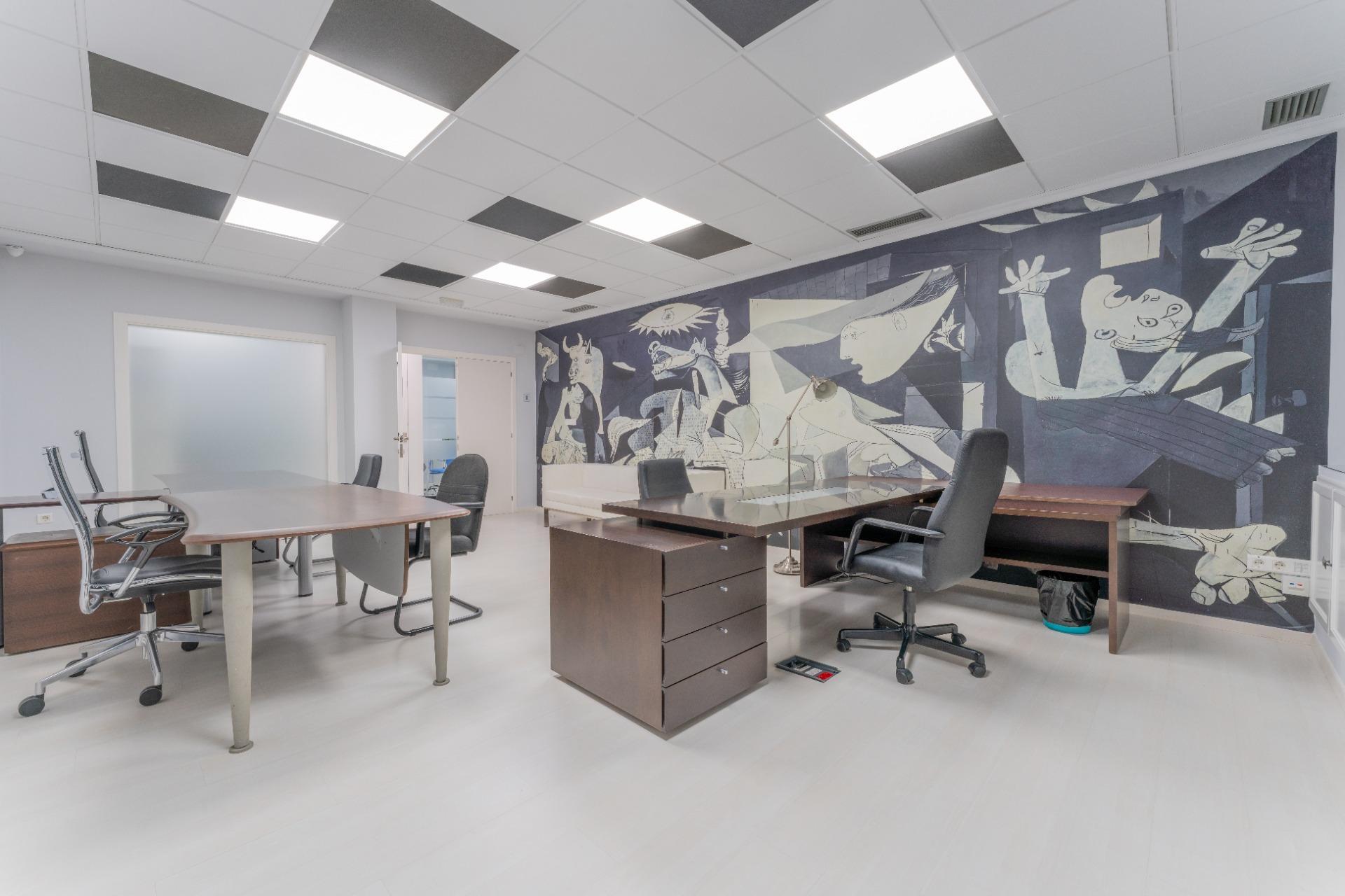 Office in Elche, Alicante to rent Interior Photo- Image 1 of 16