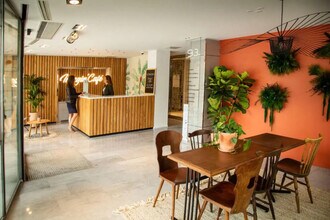 93 Avenue Charles De Gaulle, Neuilly-sur-Seine to rent Lobby- Image 2 of 6