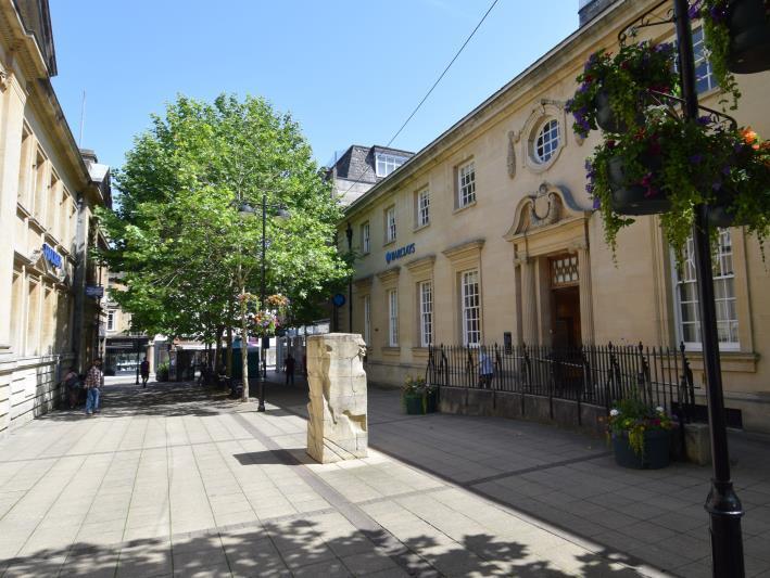 King George St, Yeovil to rent - Building Photo - Image 2 of 2