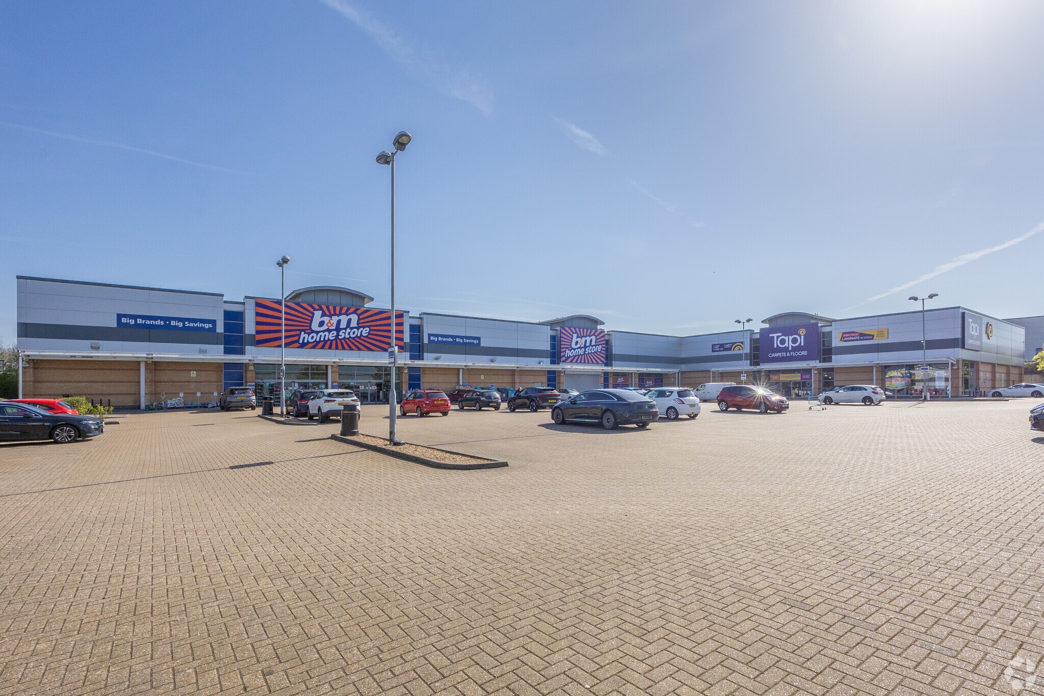 Snowdon Dr, Milton Keynes for sale Primary Photo- Image 1 of 1