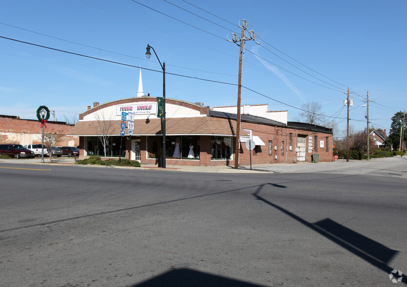 221 E Main St, Dillon, SC for sale - Primary Photo - Image 1 of 1