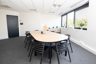 55 Avenue De Colmar, Rueil-Malmaison to rent Interior Photo- Image 1 of 5