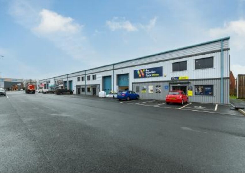 12 Colwick Loop Dr, Nottingham for sale Primary Photo- Image 1 of 1