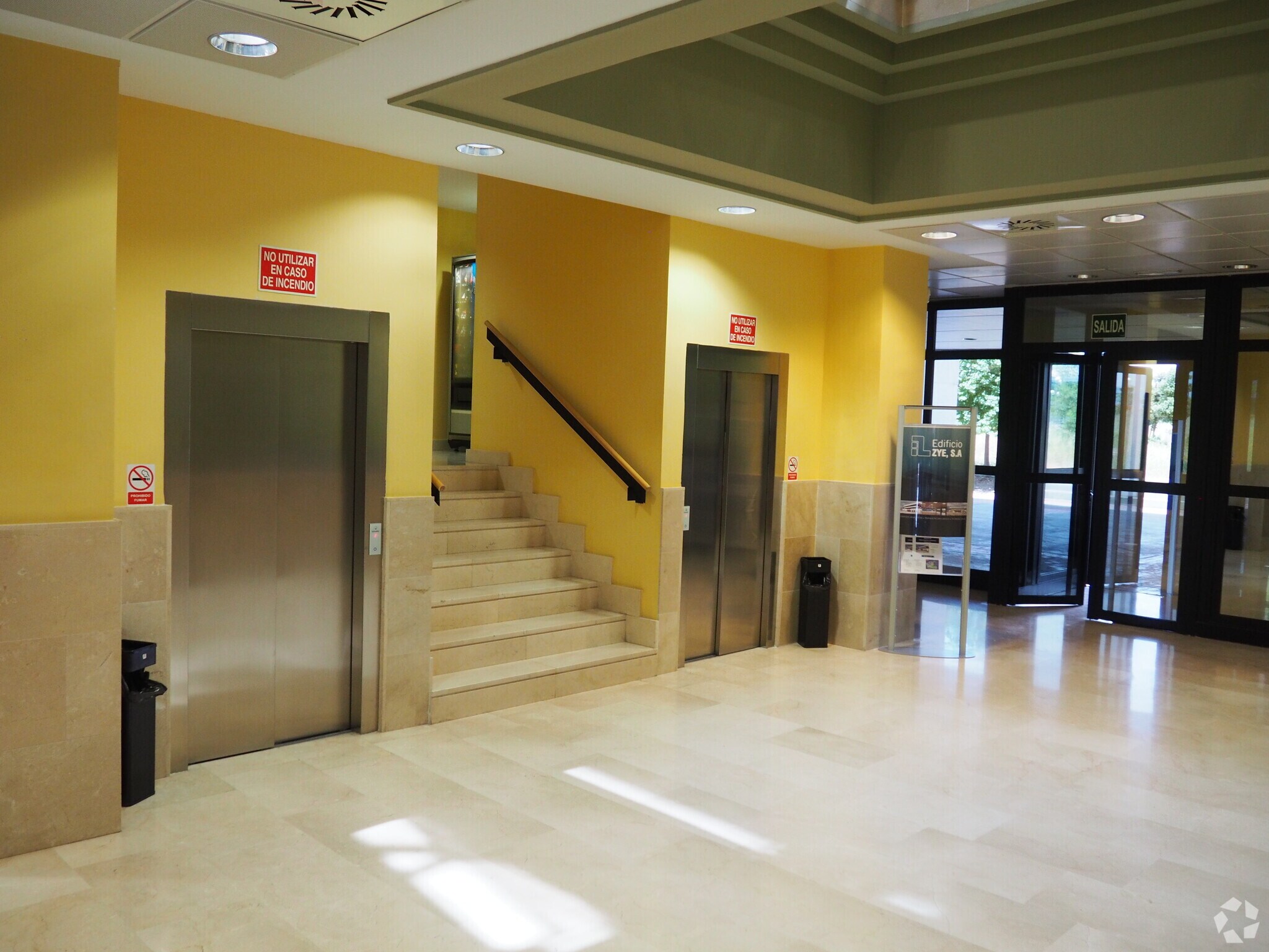 Office in Alcalá de Henares, Madrid to rent Building Photo- Image 1 of 6