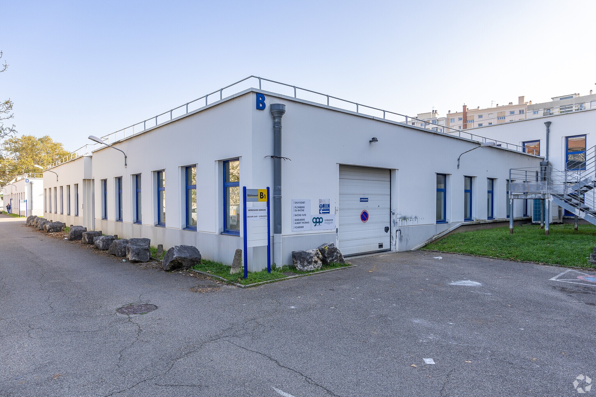 Office in Villeurbanne to rent Primary Photo- Image 1 of 7