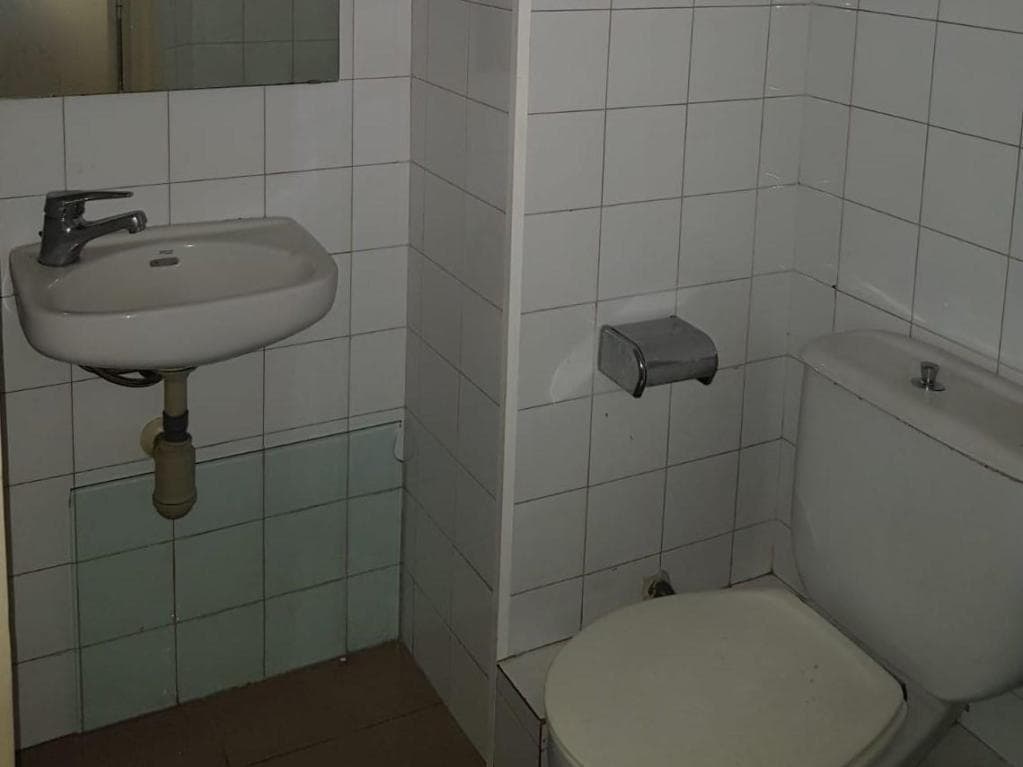 Cornellà de Llobregat, BAR 08940 - Unit 01 - - Interior Photo - Image 2 of 9