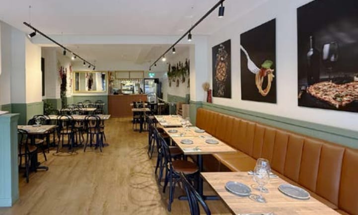 751 Wilmslow Rd, Manchester to rent Interior Photo- Image 1 of 2