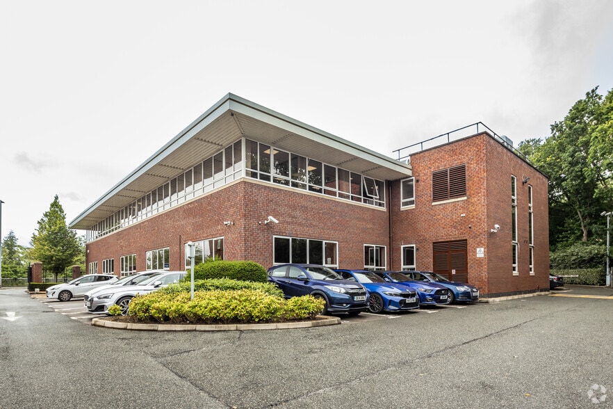 Altrincham Rd, Manchester to rent - Building Photo - Image 2 of 11