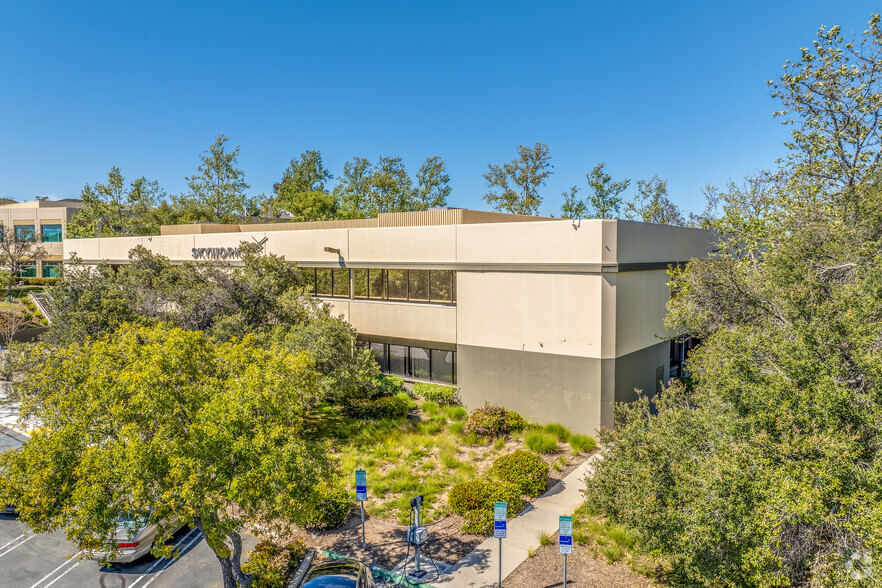 649 Lawrence Dr, Thousand Oaks, CA for sale - Primary Photo - Image 1 of 1