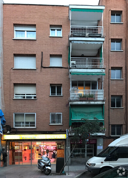 Calle De Boltaña, 19, Madrid, Madrid for sale - Primary Photo - Image 1 of 2