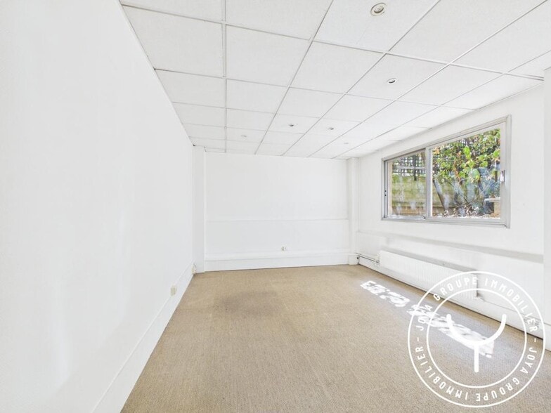 Office in Paris to rent - Interior Photo - Image 1 of 5