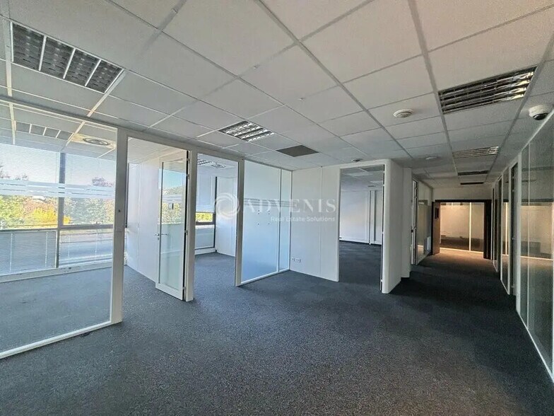 Office in Créteil to rent - Interior Photo - Image 3 of 12