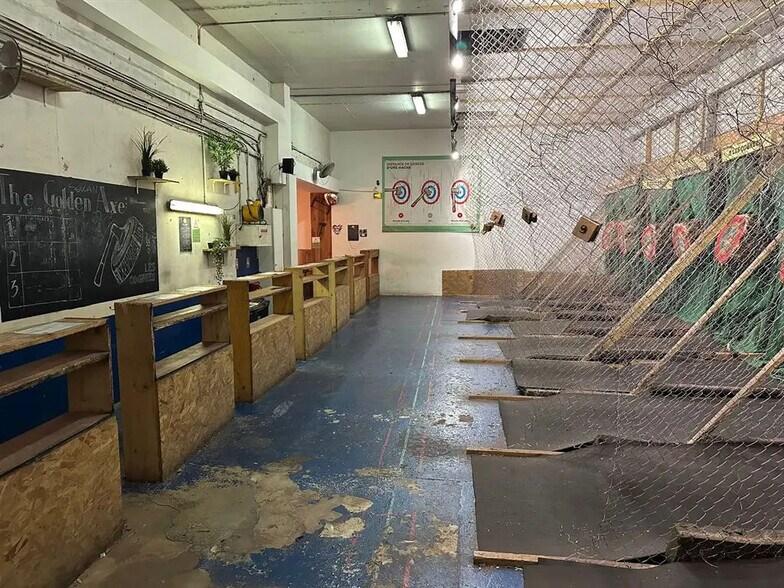 Retail in Paris for sale - Interior Photo - Image 3 of 3
