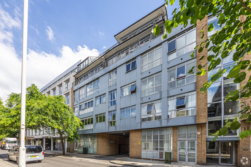 217 Long Ln, London to rent - Building Photo - Image 1 of 6