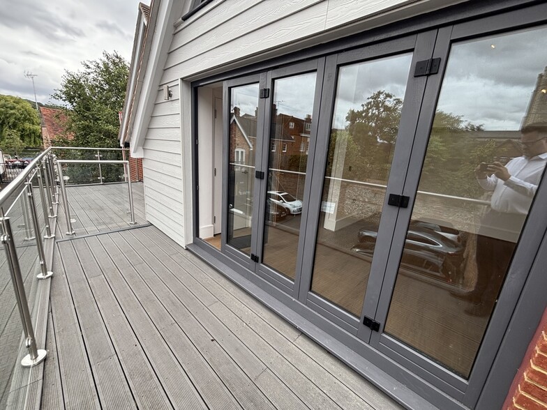 Units 1-2 Thameside, Henley On Thames to rent - Building Photo - Image 2 of 4