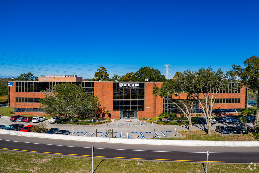 5650 Breckenridge Park Dr, Tampa, FL for rent - Building Photo - Image 3 of 8