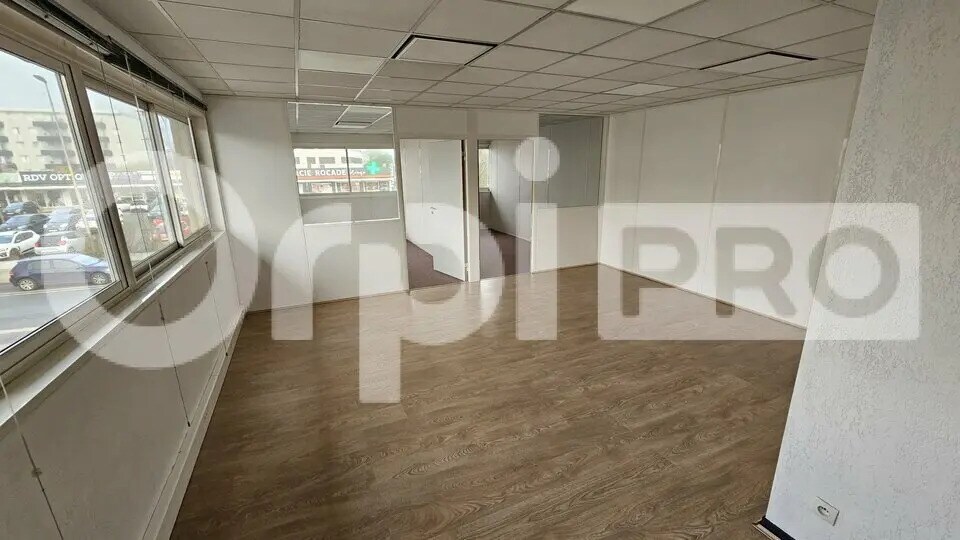 Office in Pessac to rent Building Photo- Image 1 of 6