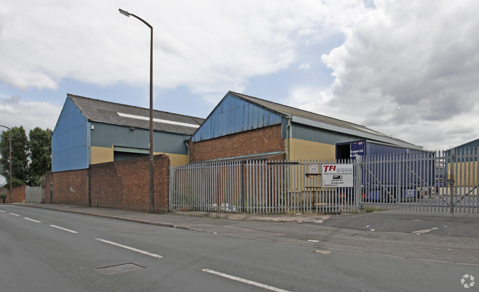 Cross St, Bilston for rent - Building Photo - Image 3 of 4