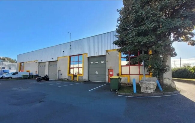 Location Local d'activités 367 m²