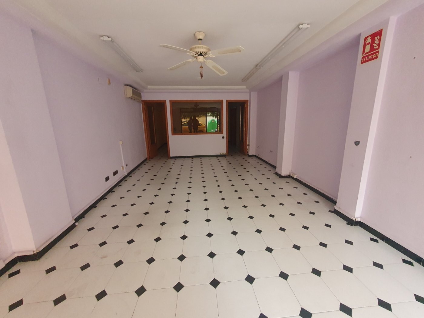 Retail in Ontinyent, Valencia to rent Building Photo- Image 1 of 5