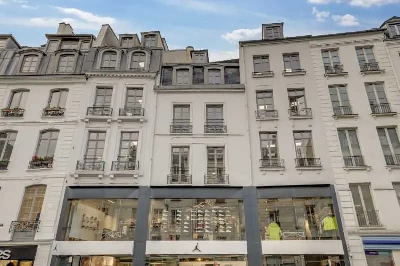 Location Bureaux 173 m² - Photo 1