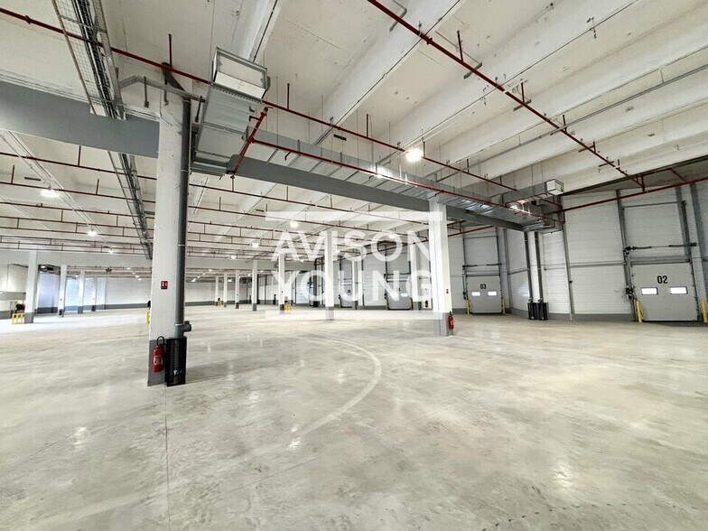 Industrial in Gennevilliers to rent - Building Photo - Image 2 of 12