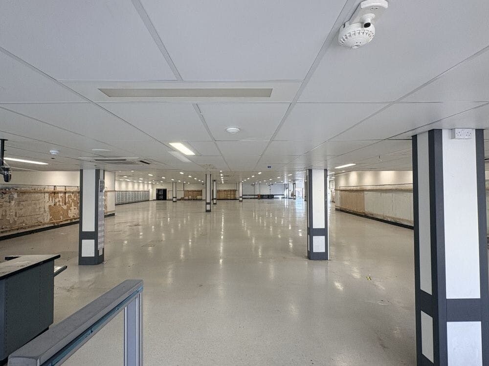 3 Market Sq, Bicester to rent Building Photo- Image 1 of 3