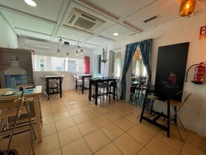 Retail in Sagunto, Valencia to rent Interior Photo- Image 2 of 13