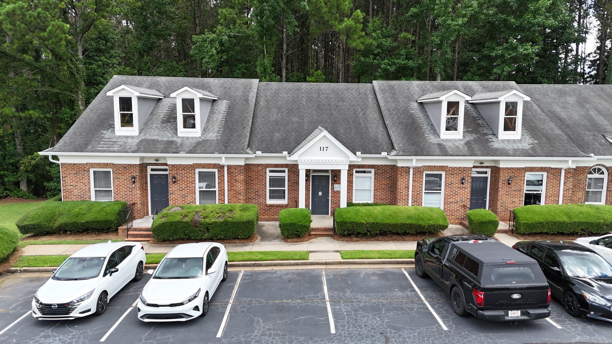 117 Governors Sq, Fayetteville, GA to rent Building Photo- Image 1 of 15