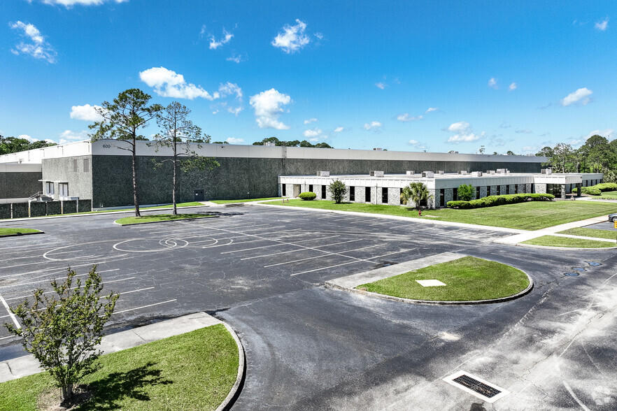 600 Wells Rd, Orange Park, FL for sale - Building Photo - Image 2 of 7