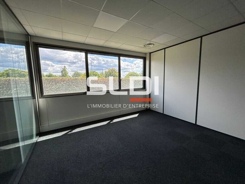 46/48 Chemin De La Bruyère, Dardilly to rent - Interior Photo - Image 3 of 13