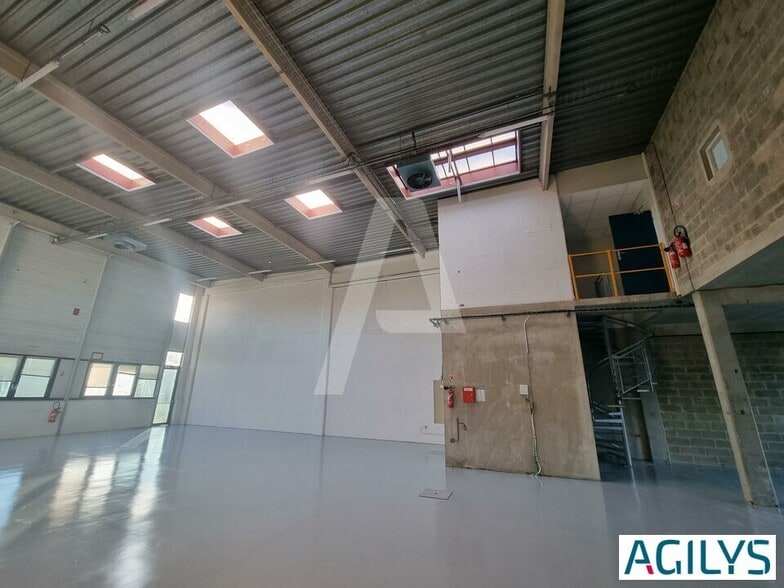 Avenue Du Parc Médicis, Fresnes to rent - Interior Photo - Image 2 of 6