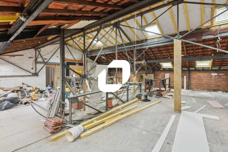 Light Industrial in Cachan to rent - Interior Photo - Image 1 of 24